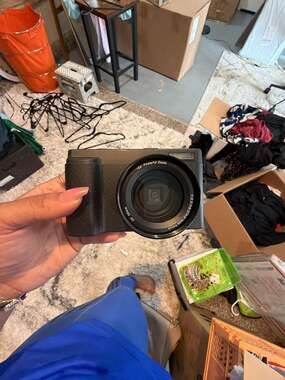 Generic 4K Ultra HD 16X Digital Zoom Point and Shoot Vlogging Camera